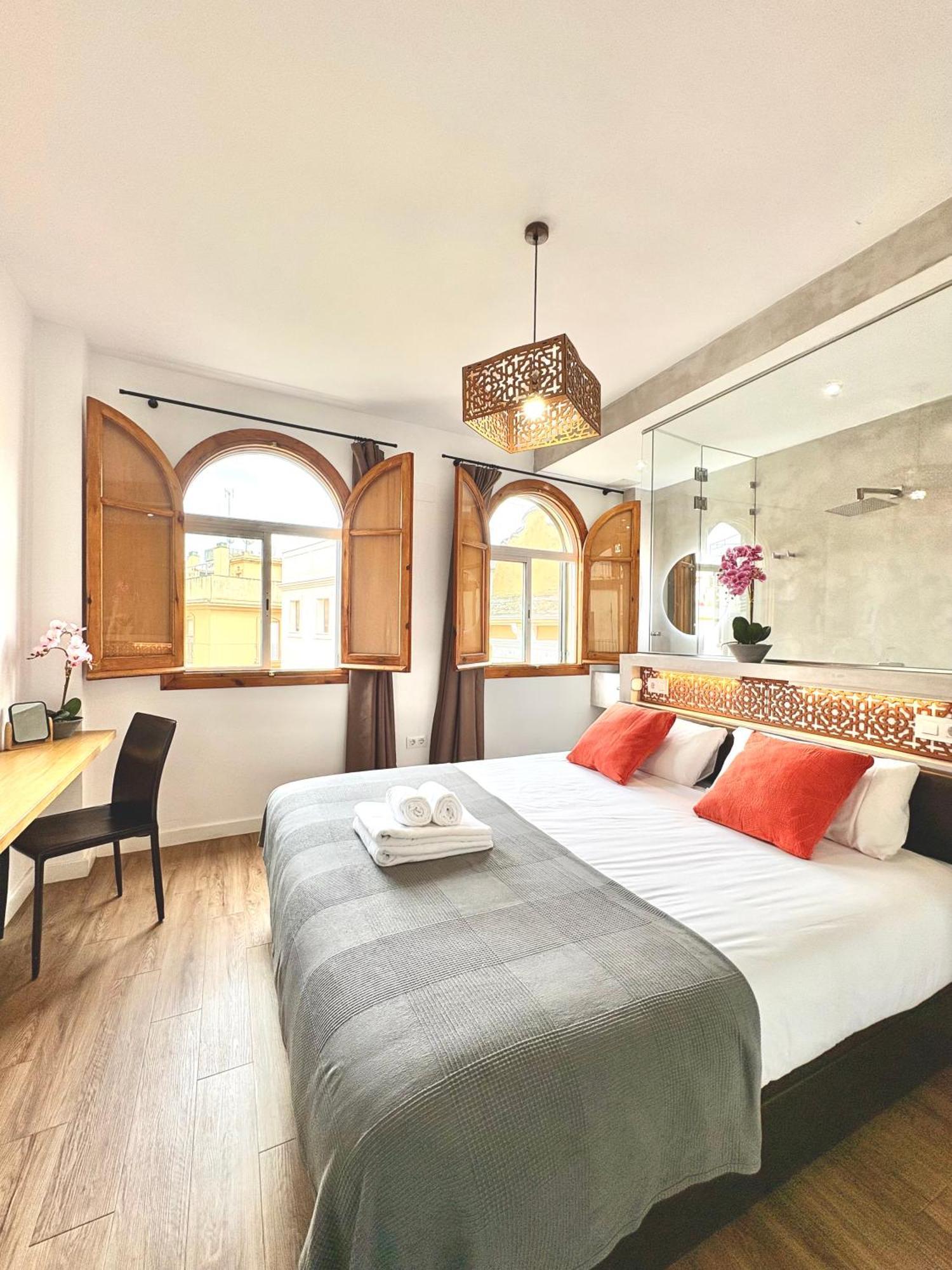 Unique House - Private Spa&Pool -StayinСевилья Экстерьер фото